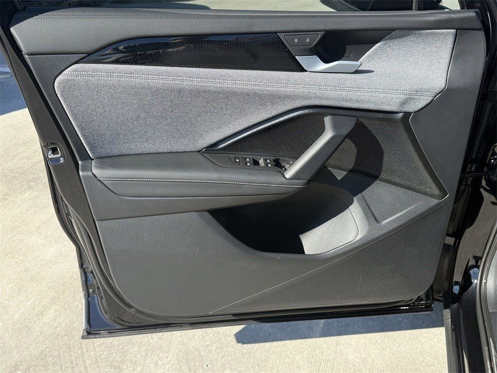 New 2026 Volkswagen Tiguan S image 10