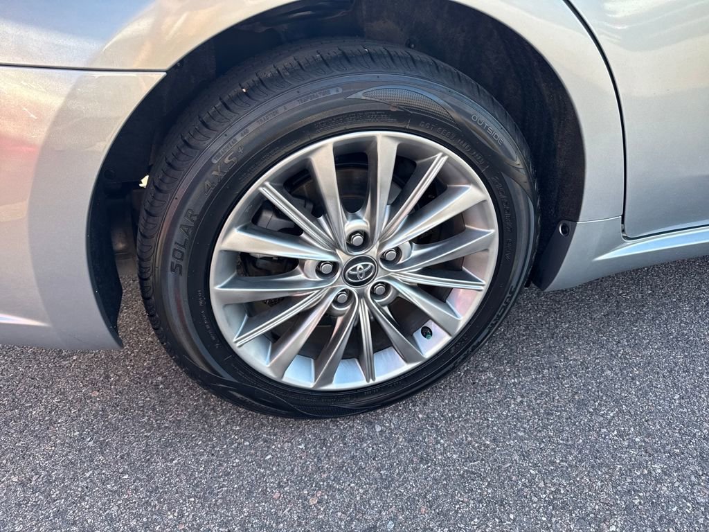 Used 2018 Toyota Avalon Limited w/ All Weather Liner Package image 8