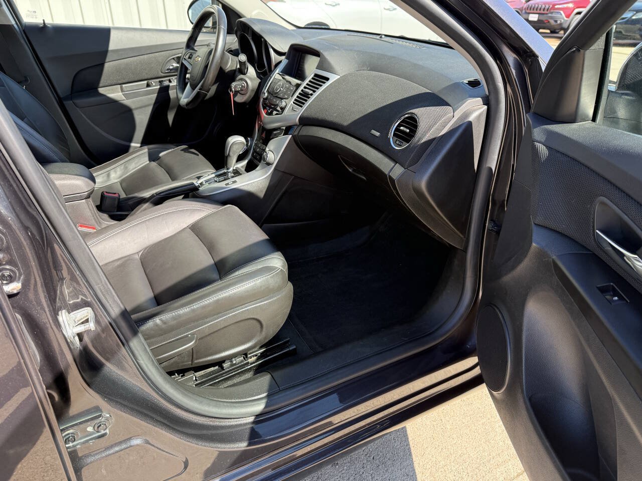 Used 2016 Chevrolet Cruze LT FWD image 11