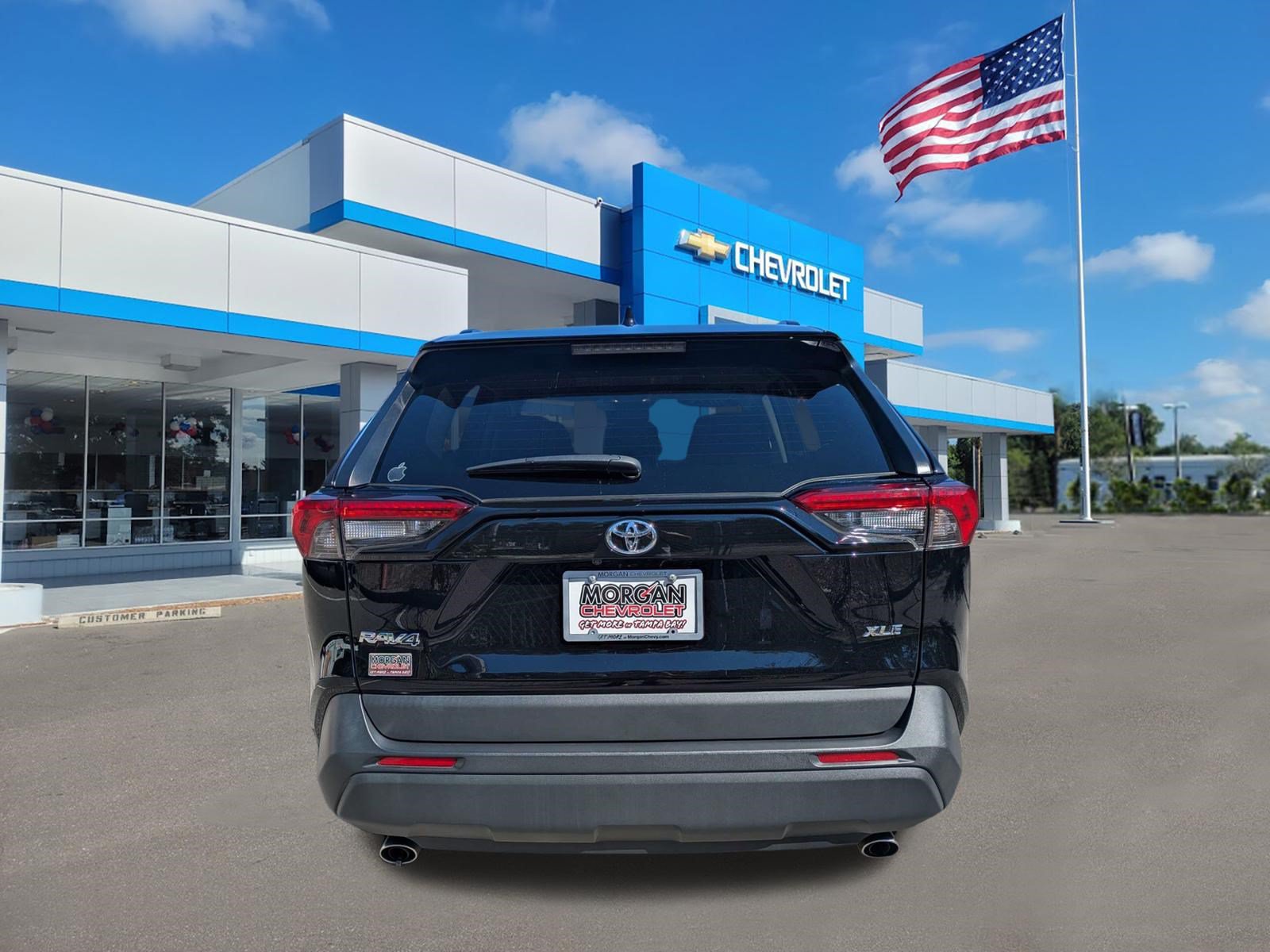 Used 2025 Toyota RAV4 XLE Premium w/ Weather Package FWD image 4