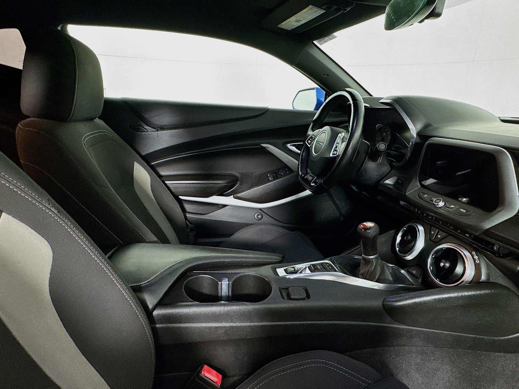 Used 2018 Chevrolet Camaro SS RWD image 24