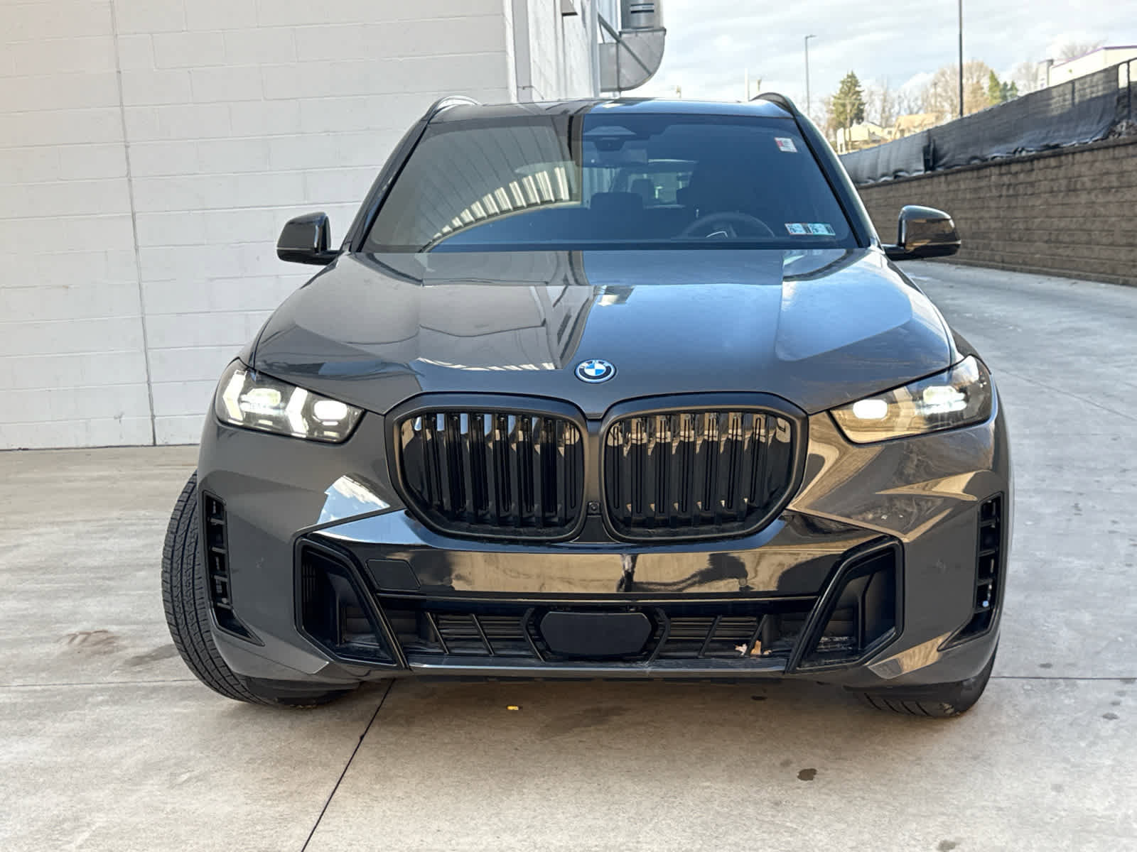 New 2026 BMW X5 xDrive50e w/ M Sport Package image 2