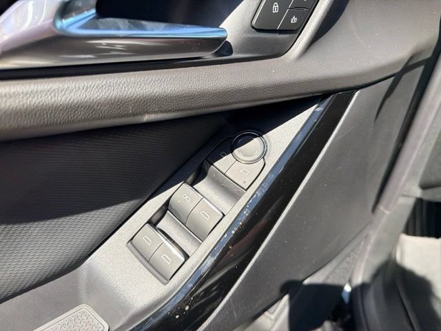 New 2027 Chevrolet Equinox RS w/ LPO, Floor Liner Package FWD image 9