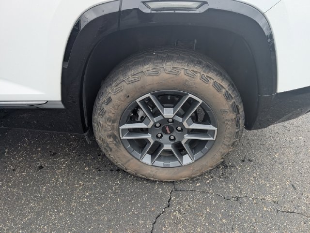 New 2026 GMC Terrain AT4 w/ Technology Package II AWD/4WD image 22