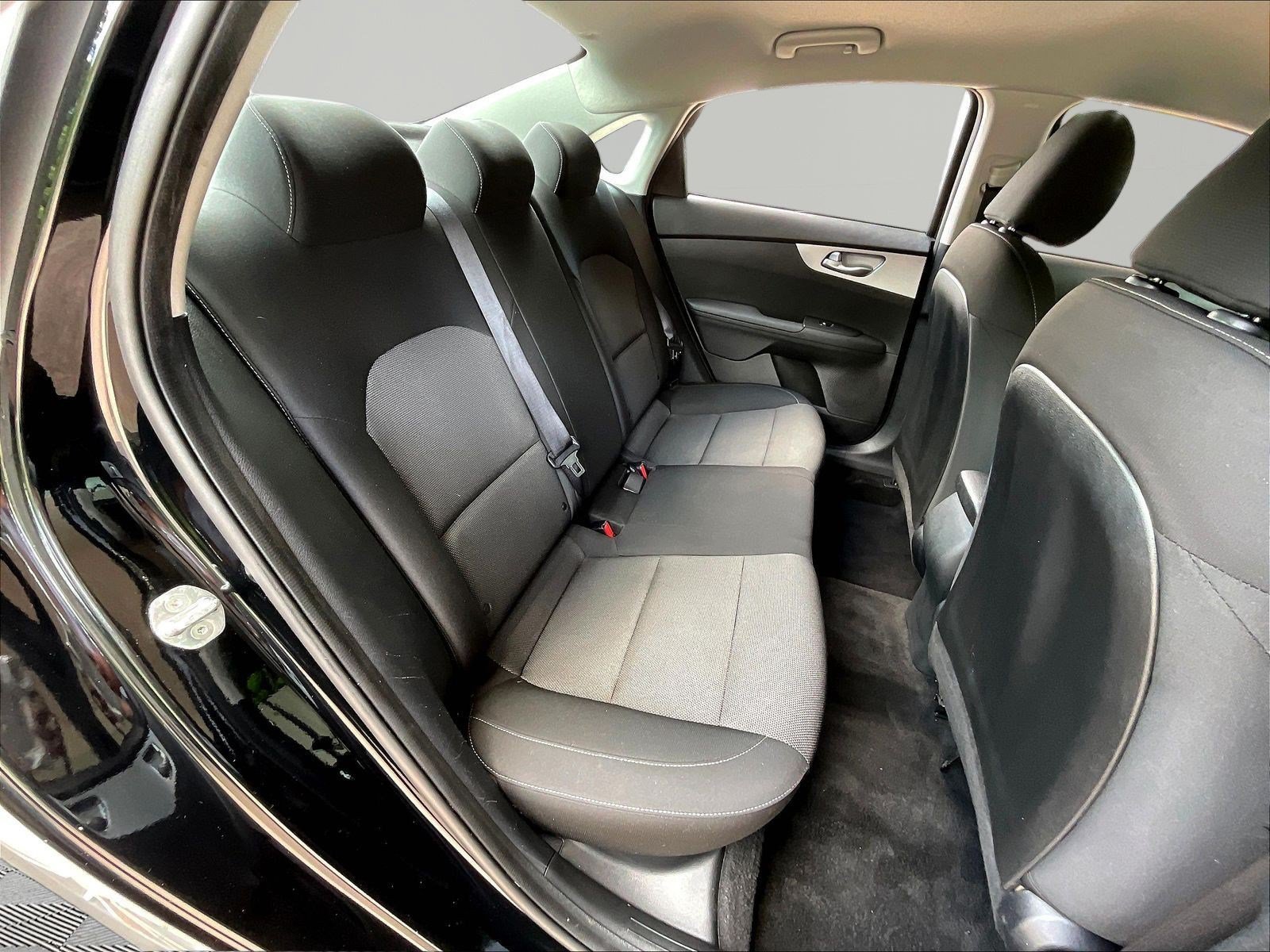 Used 2022 Kia Forte LXS FWD image 23