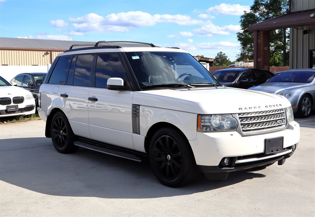 Used 2010 Land Rover Range Rover Supercharged AWD/4WD image 9