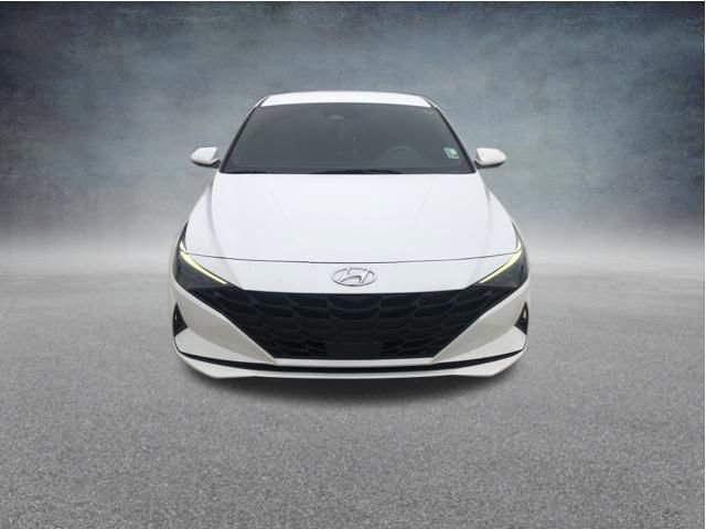 Used 2023 Hyundai Elantra SEL w/ Convenience Package FWD image 3