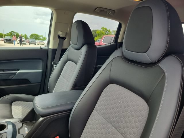 Used 2022 Chevrolet Colorado Z71 w/ LPO, Tonneau and Step Package RWD image 16