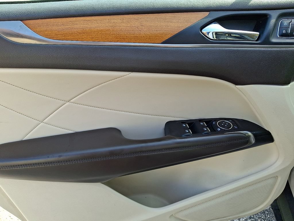 Used 2015 Lincoln MKC AWD w/ Equipment Group 102A Reserve image 12