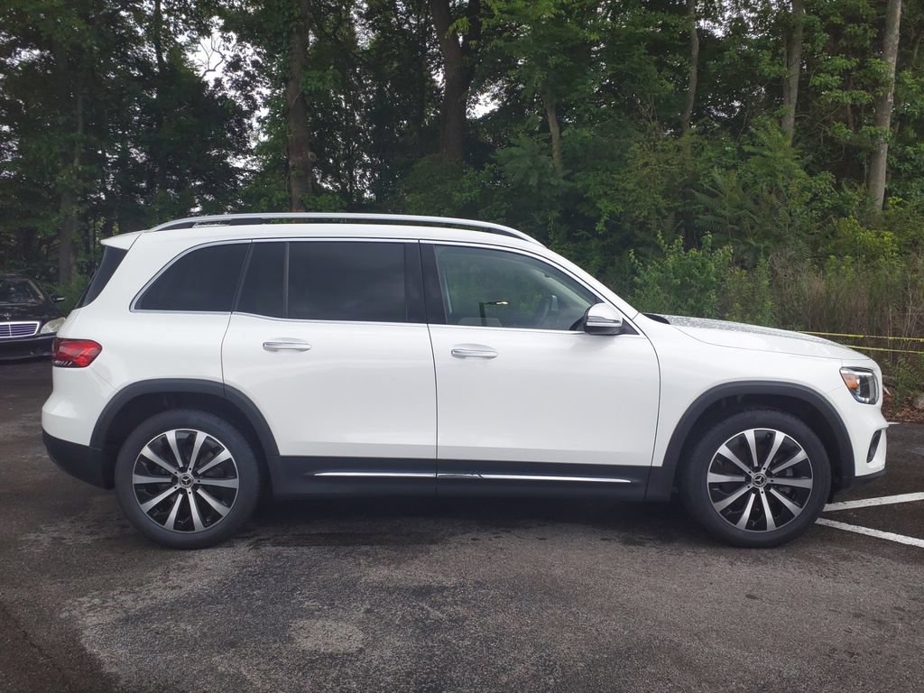 Certified 2023 Mercedes-Benz GLB 250 4MATIC w/ Premium Package image 8