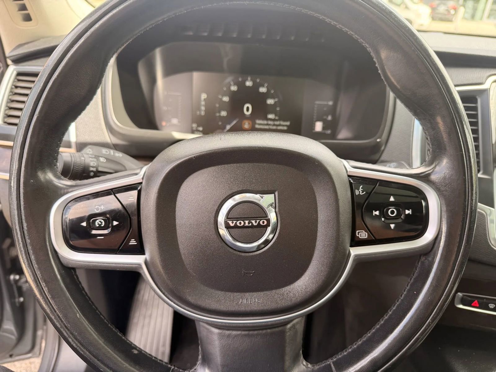Used 2019 Volvo XC90 T5 Momentum AWD/4WD image 16