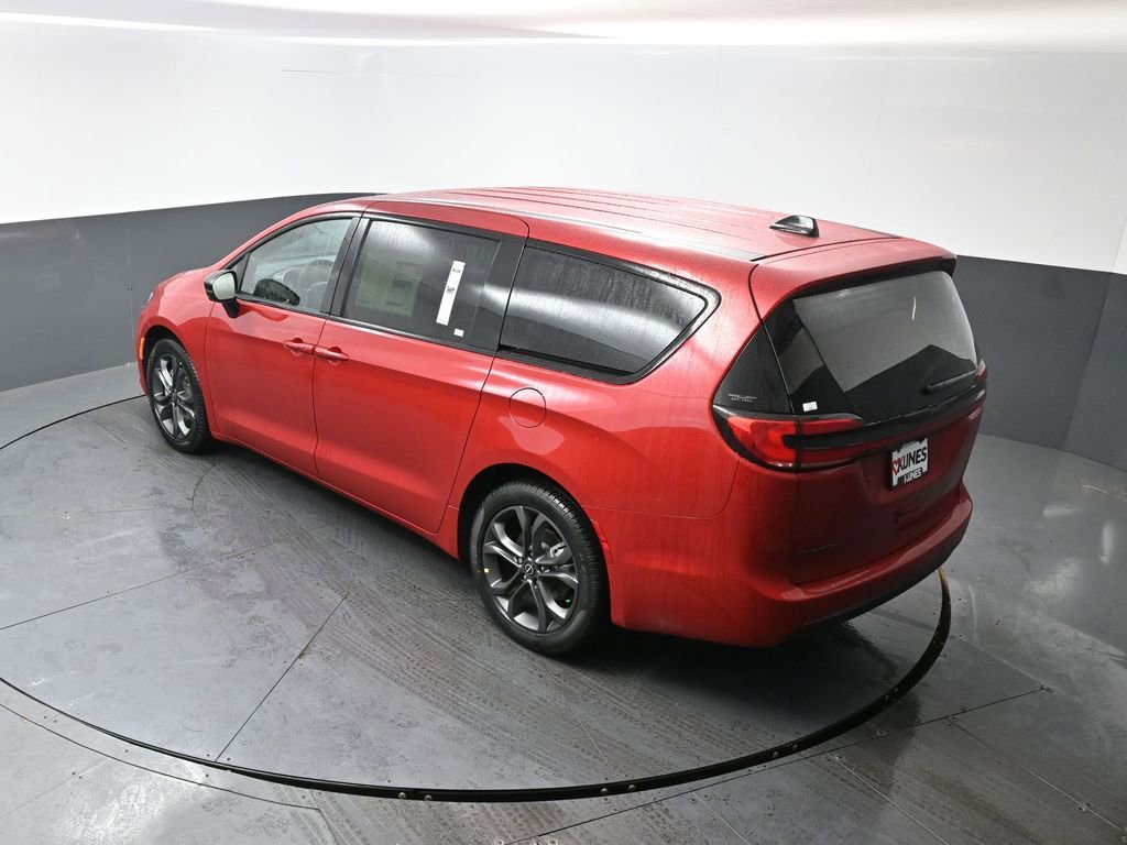 New 2026 Chrysler Pacifica Select FWD image 34