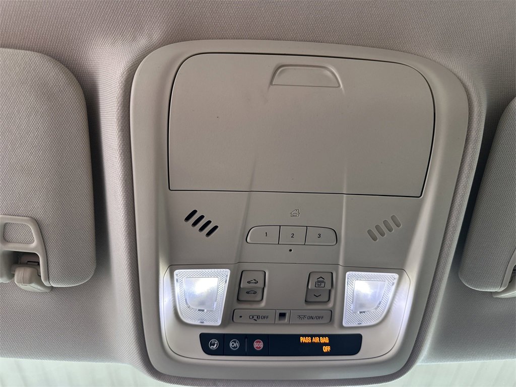 Used 2017 Cadillac XT5 Luxury w/ Driver Awareness Package image 23