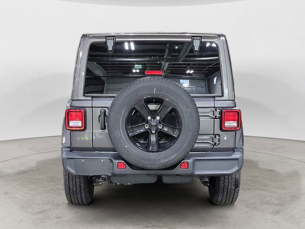 Used 2020 Jeep Wrangler Unlimited Sahara image 4