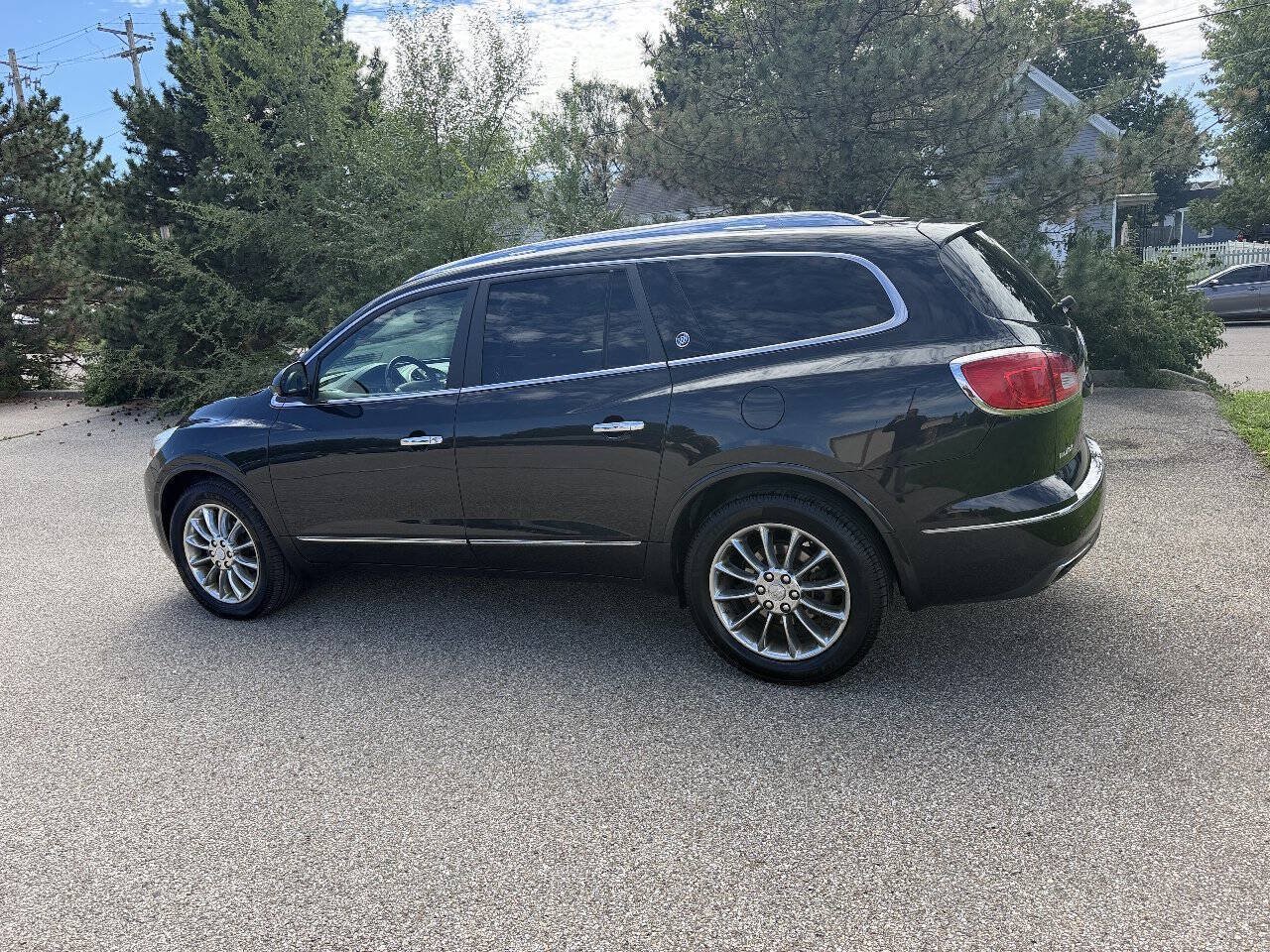 Used 2014 Buick Enclave Leather AWD/4WD image 2