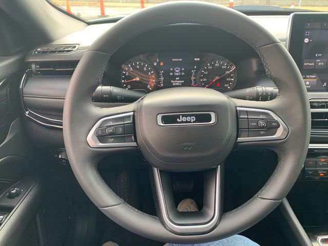 Used 2023 Jeep Compass Altitude image 28