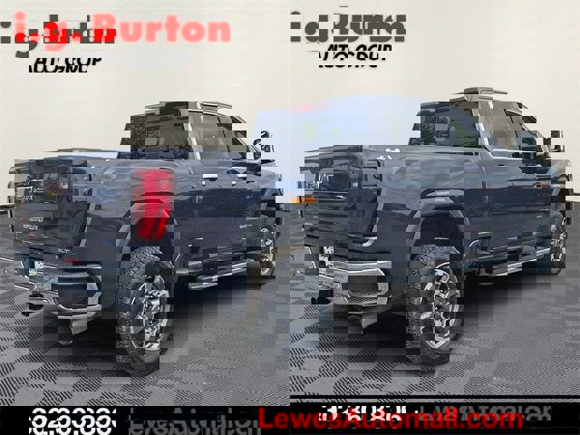 New 2025 GMC Sierra 3500 SLT w/ SLT Premium Package image 4