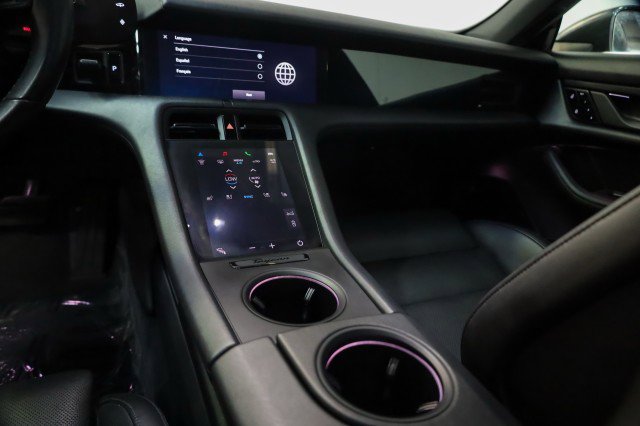 Used 2021 Porsche Taycan 4S w/ Premium Package image 15