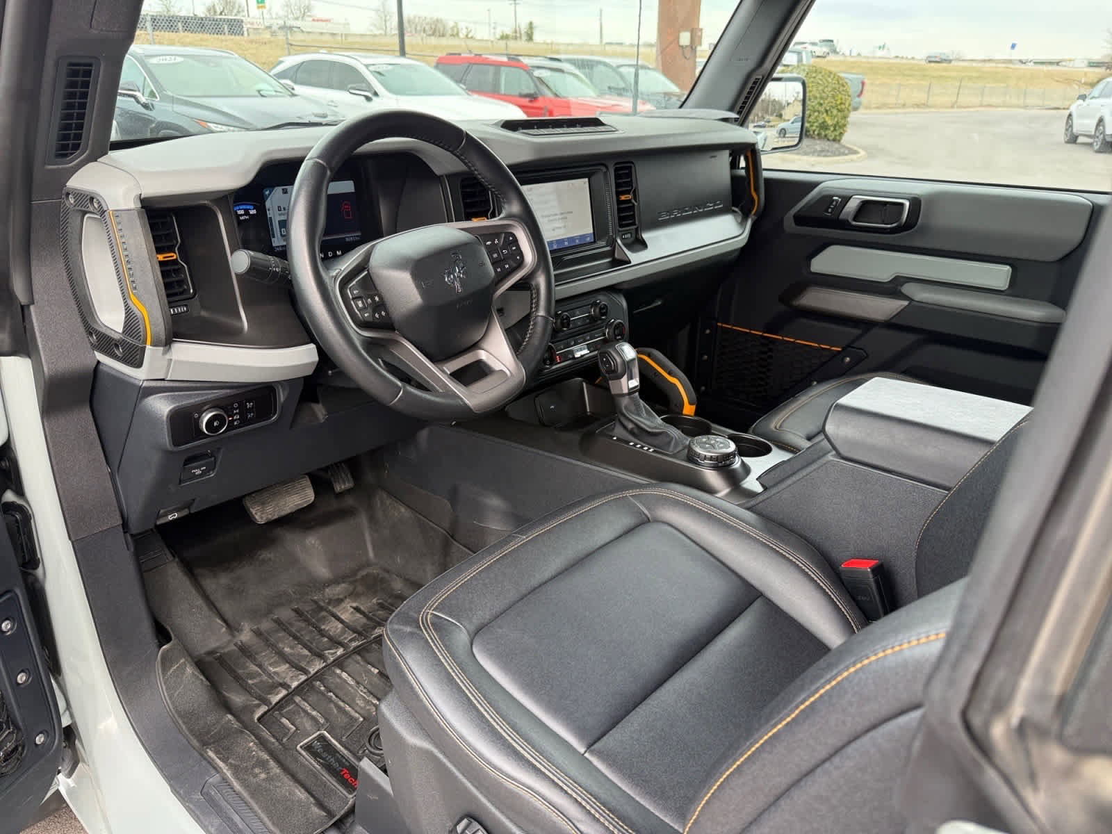 Used 2023 Ford Bronco Badlands image 11
