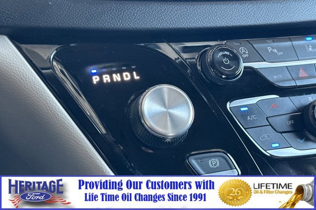 Used 2023 Chrysler Pacifica Touring-L image 22