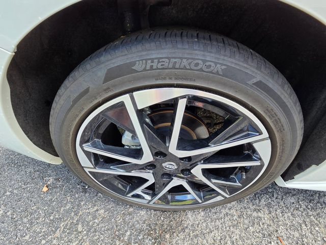 Used 2024 Nissan Sentra SR w/ SR Premium Package FWD image 33