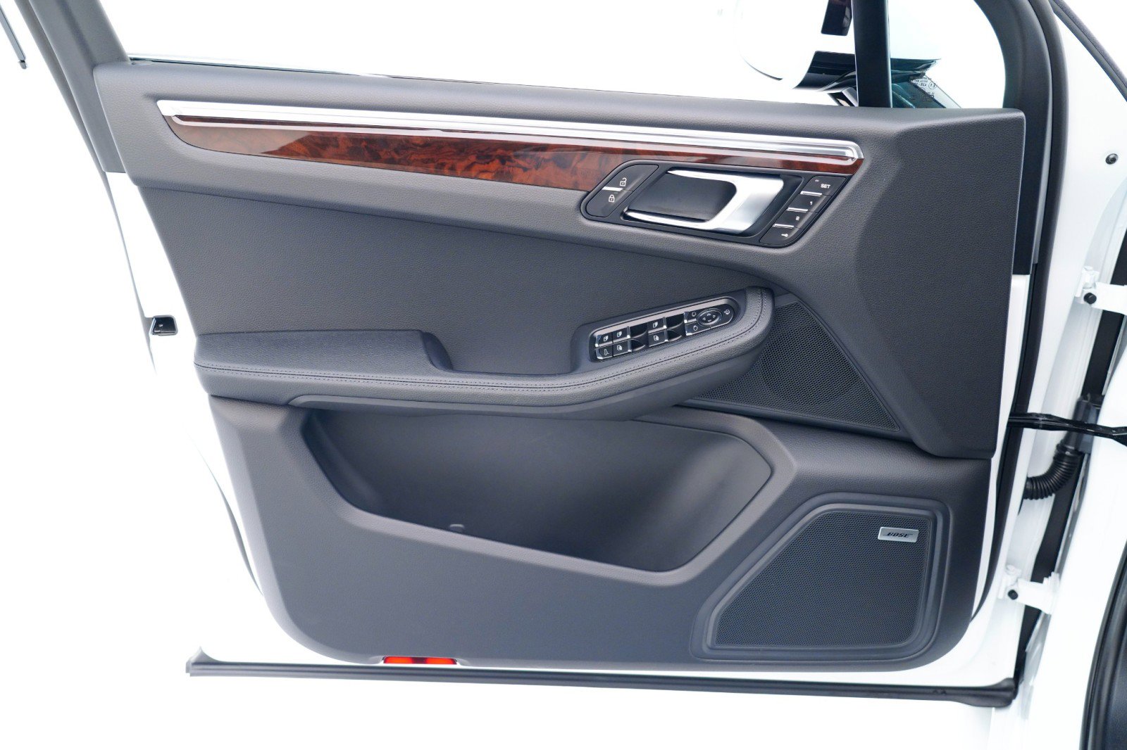 New 2026 Porsche Macan image 22