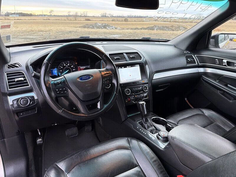 Used 2017 Ford Explorer XLT w/ Equipment Group 202A image 16