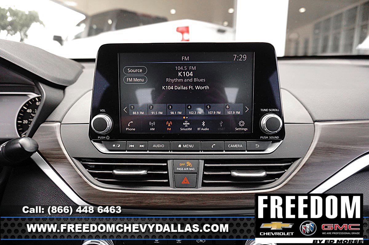Used 2024 Nissan Altima 2.5 SV FWD image 5
