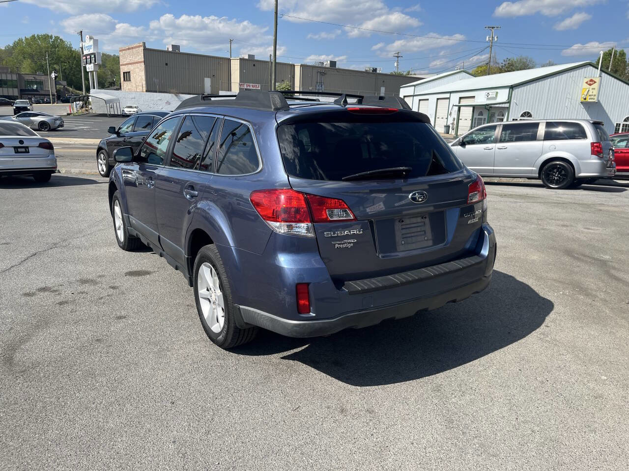 Used 2014 Subaru Outback 2.5i Premium AWD/4WD image 7