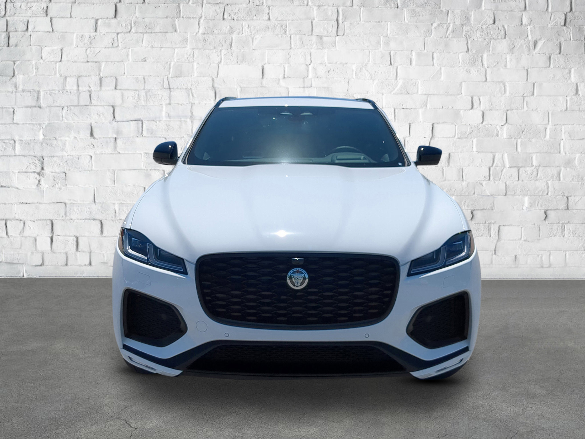 New 2026 Jaguar F-PACE R-Dynamic S image 2