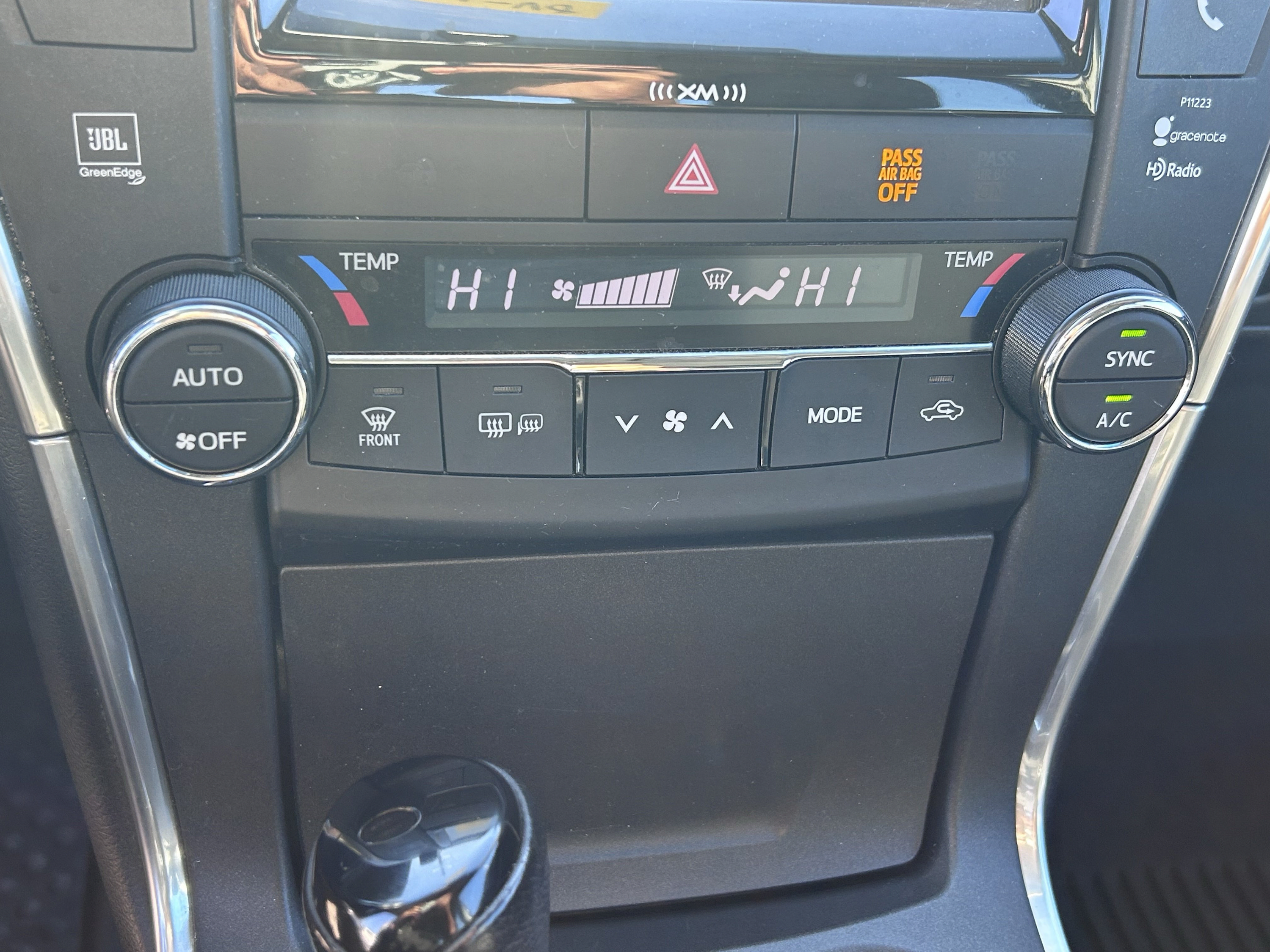 Used 2017 Toyota Camry FWD image 18