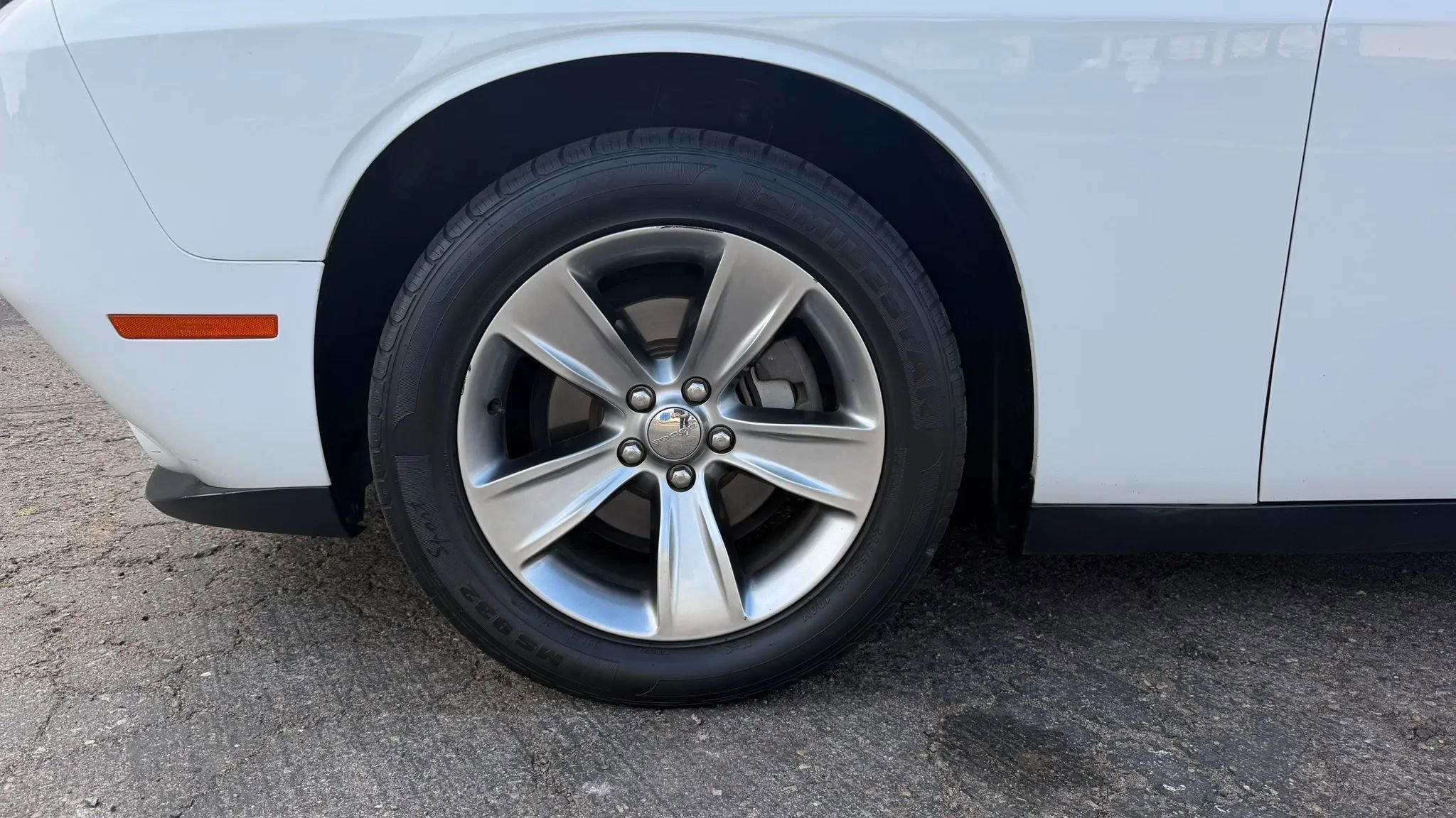 Used 2015 Dodge Challenger SXT RWD image 10