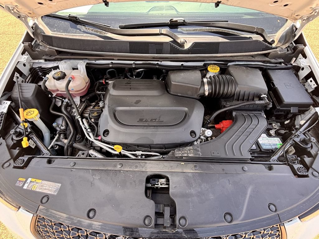 Used 2025 Chrysler Pacifica Limited FWD image 31