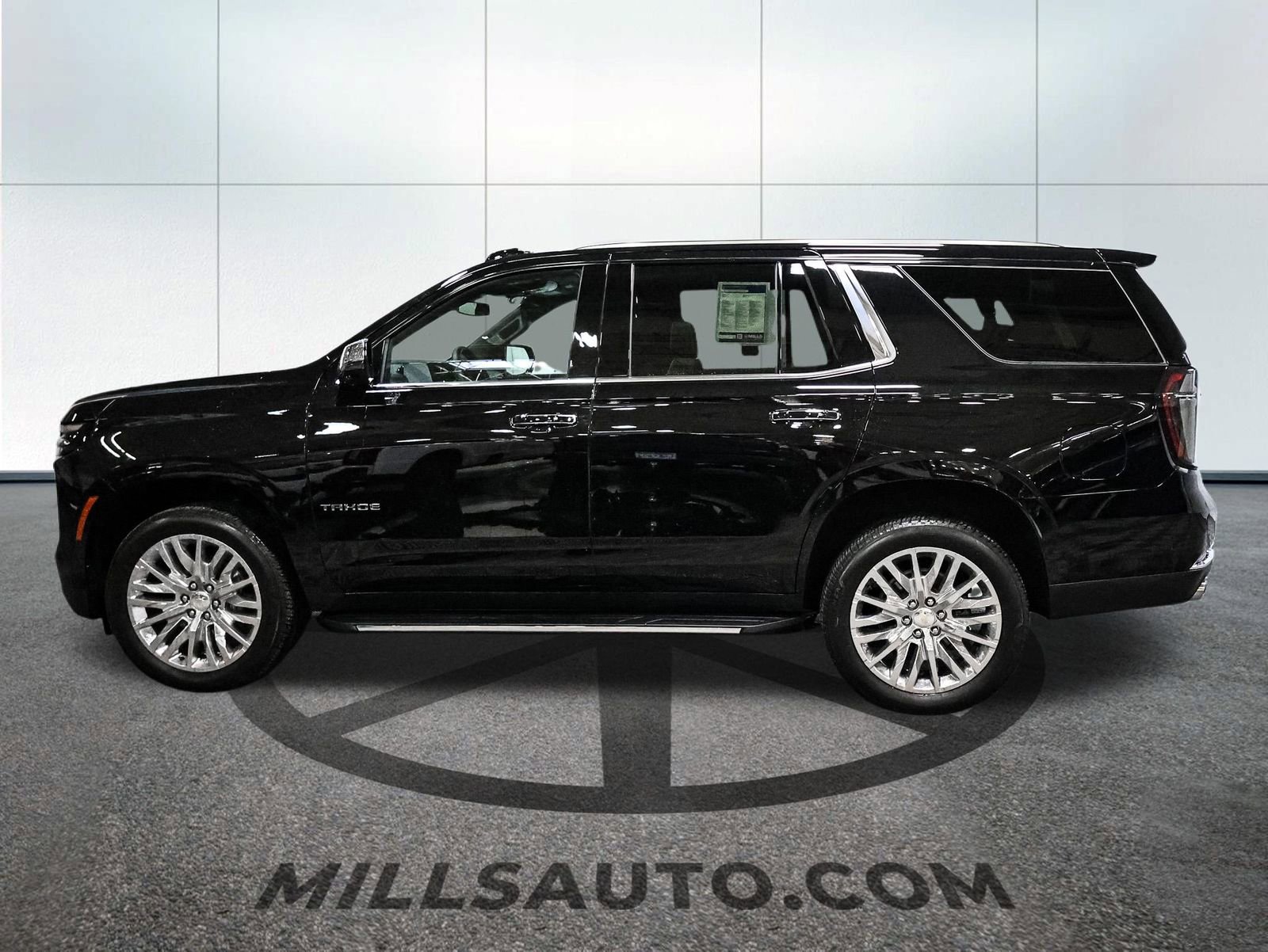 Used 2025 Chevrolet Tahoe Premier w/ Sun And Tow Package image 3