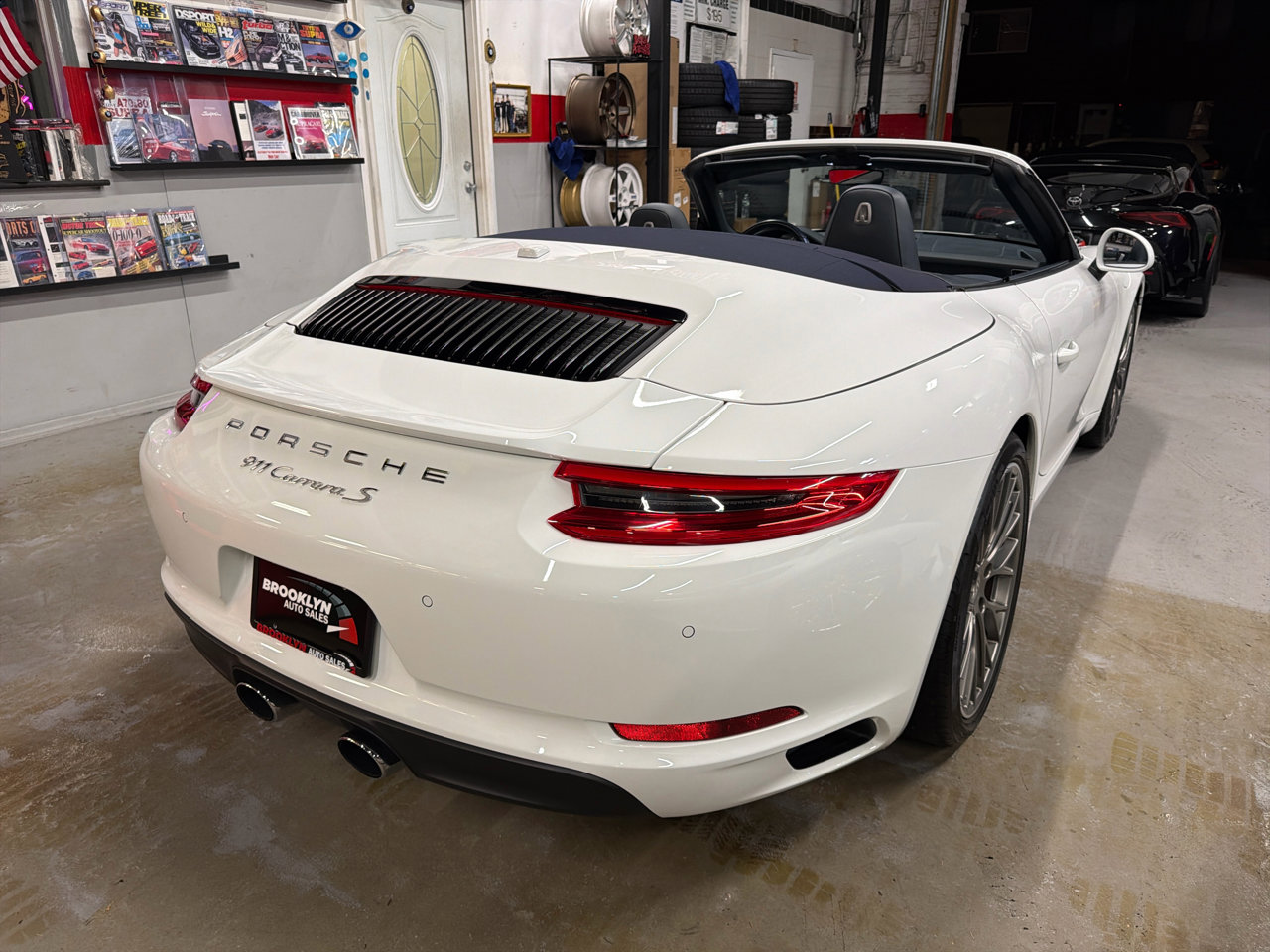 Used 2017 Porsche 911 Carrera S image 7