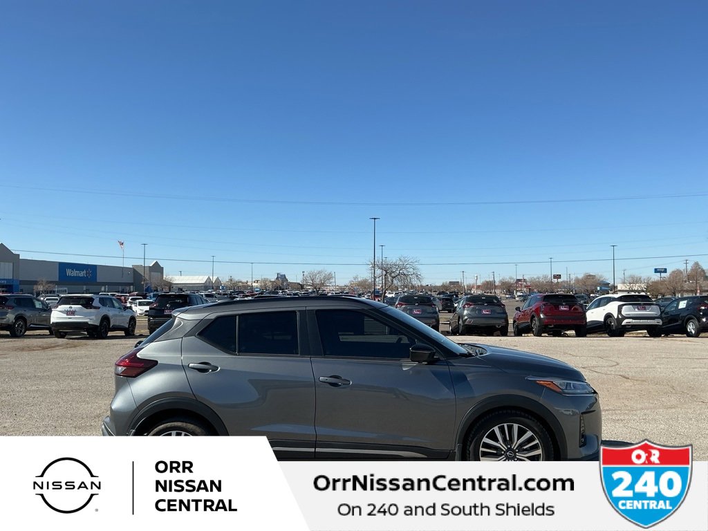 Used 2023 Nissan Kicks SR image 4