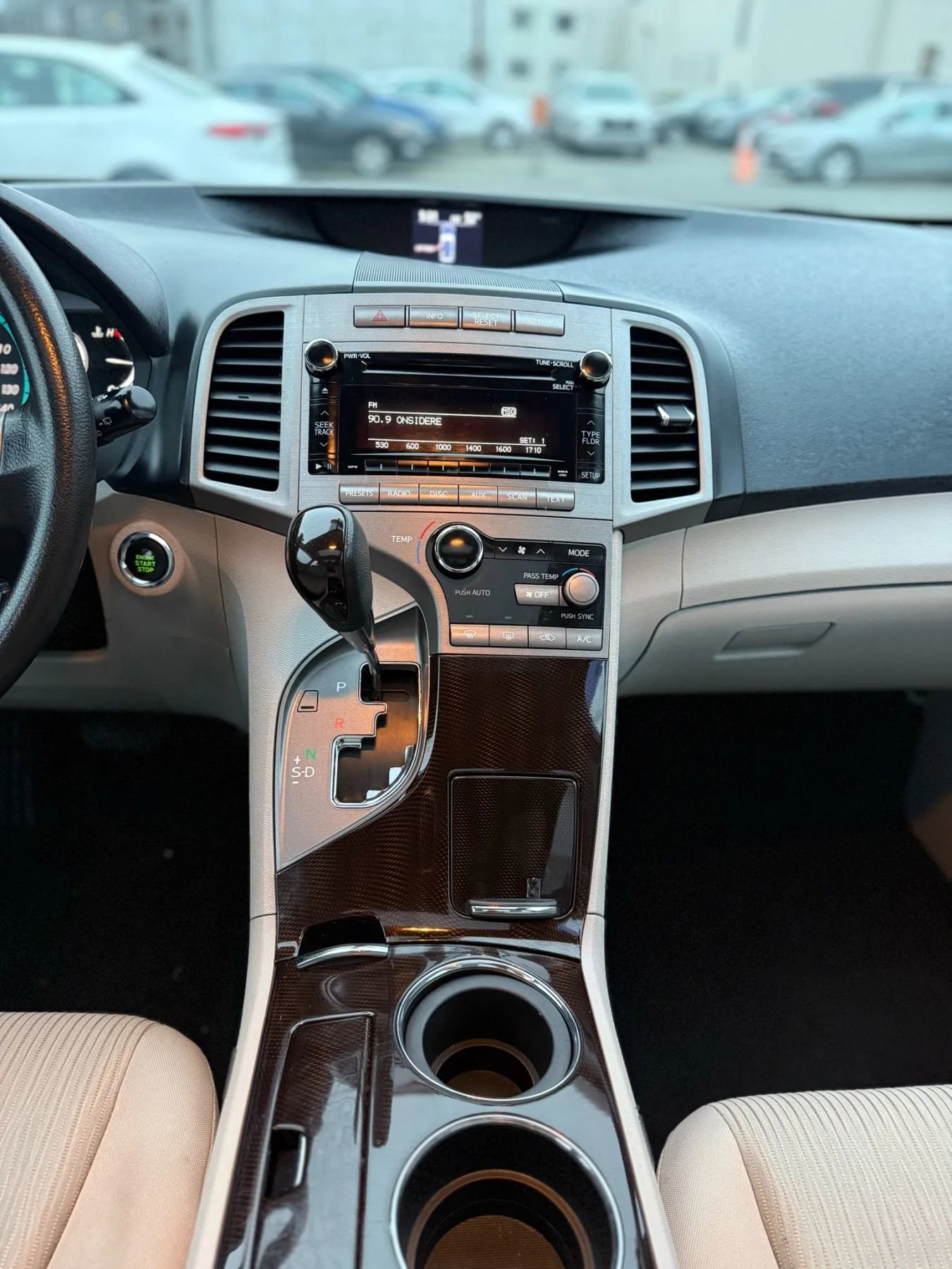 Used 2010 Toyota Venza AWD image 16