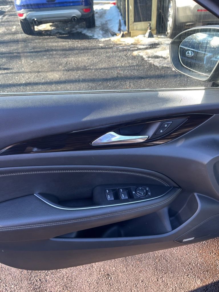 Used 2019 Buick Regal Preferred w/ Driver Confidence Package I image 16