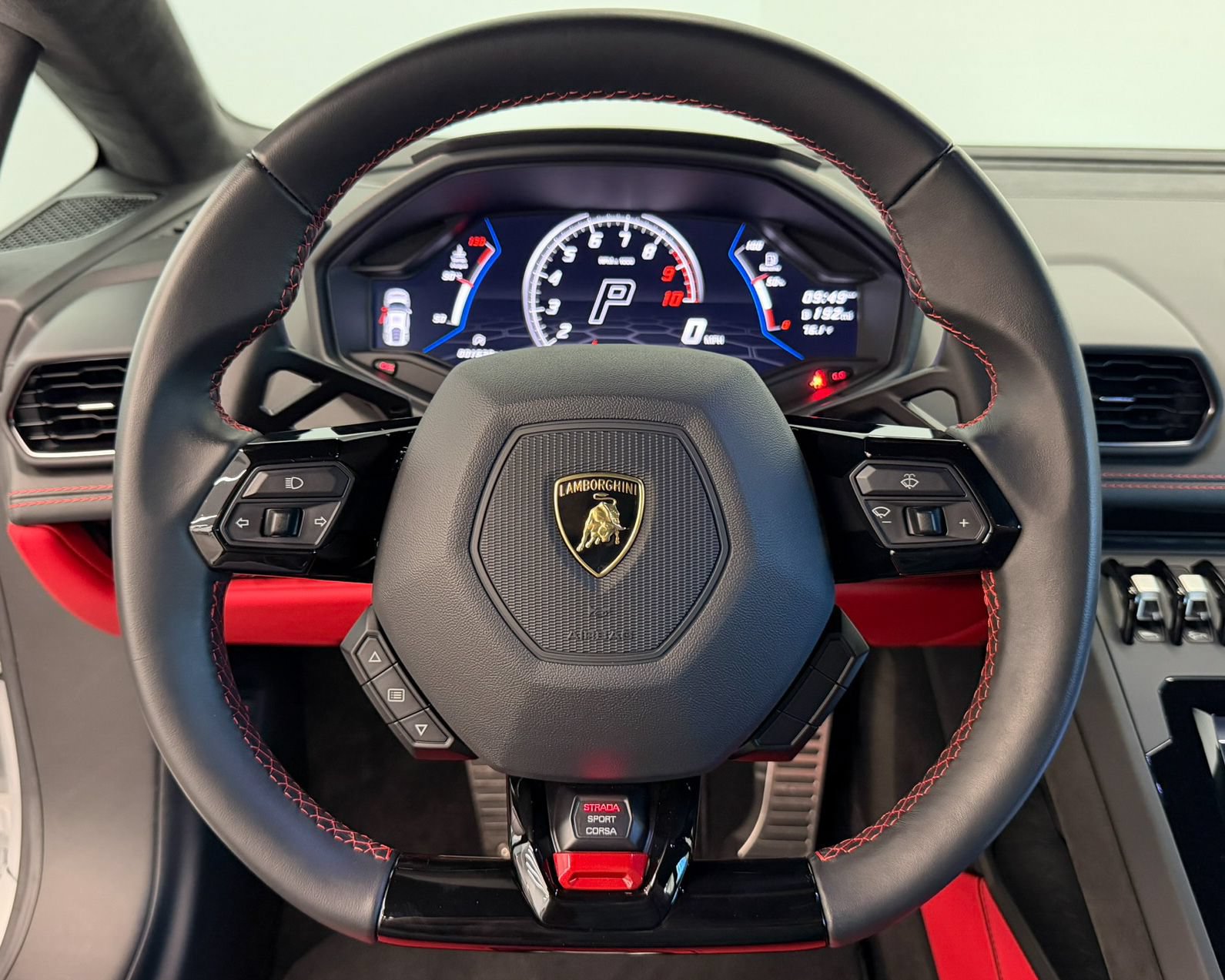Used 2022 Lamborghini Huracan EVO RWD image 20
