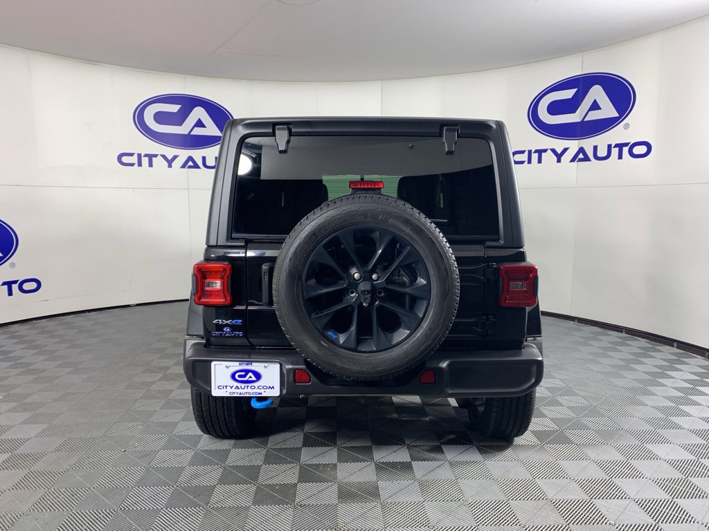 Used 2022 Jeep Wrangler Unlimited Sahara w/ Cold Weather Group image 4