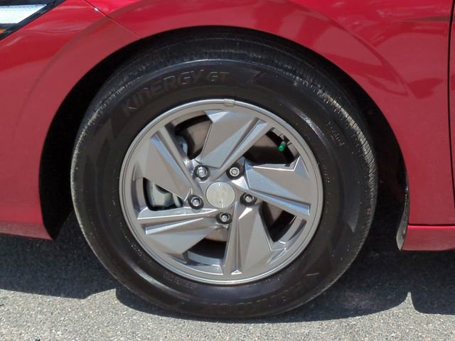 Certified 2025 Hyundai Elantra SE image 11