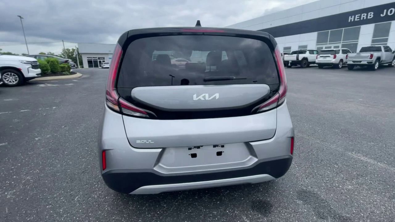 Used 2023 Kia Soul LX w/ Option Group 015 FWD image 8