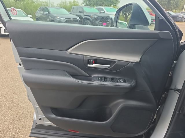 Certified 2025 Toyota Grand Highlander FWD image 28