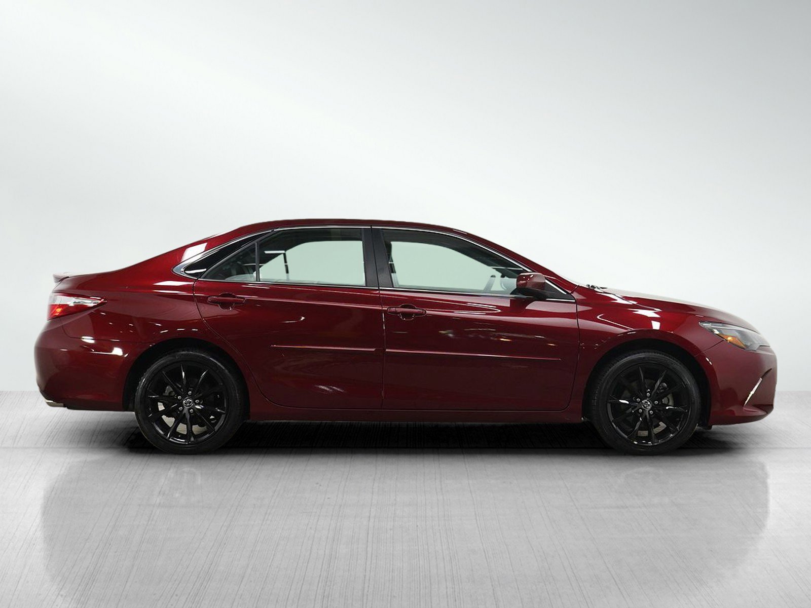 Used 2015 Toyota Camry XSE w/ Advanced Technology Package FWD image 6