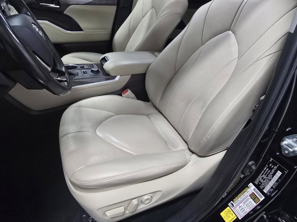 Certified 2020 Toyota Highlander Limited image 24