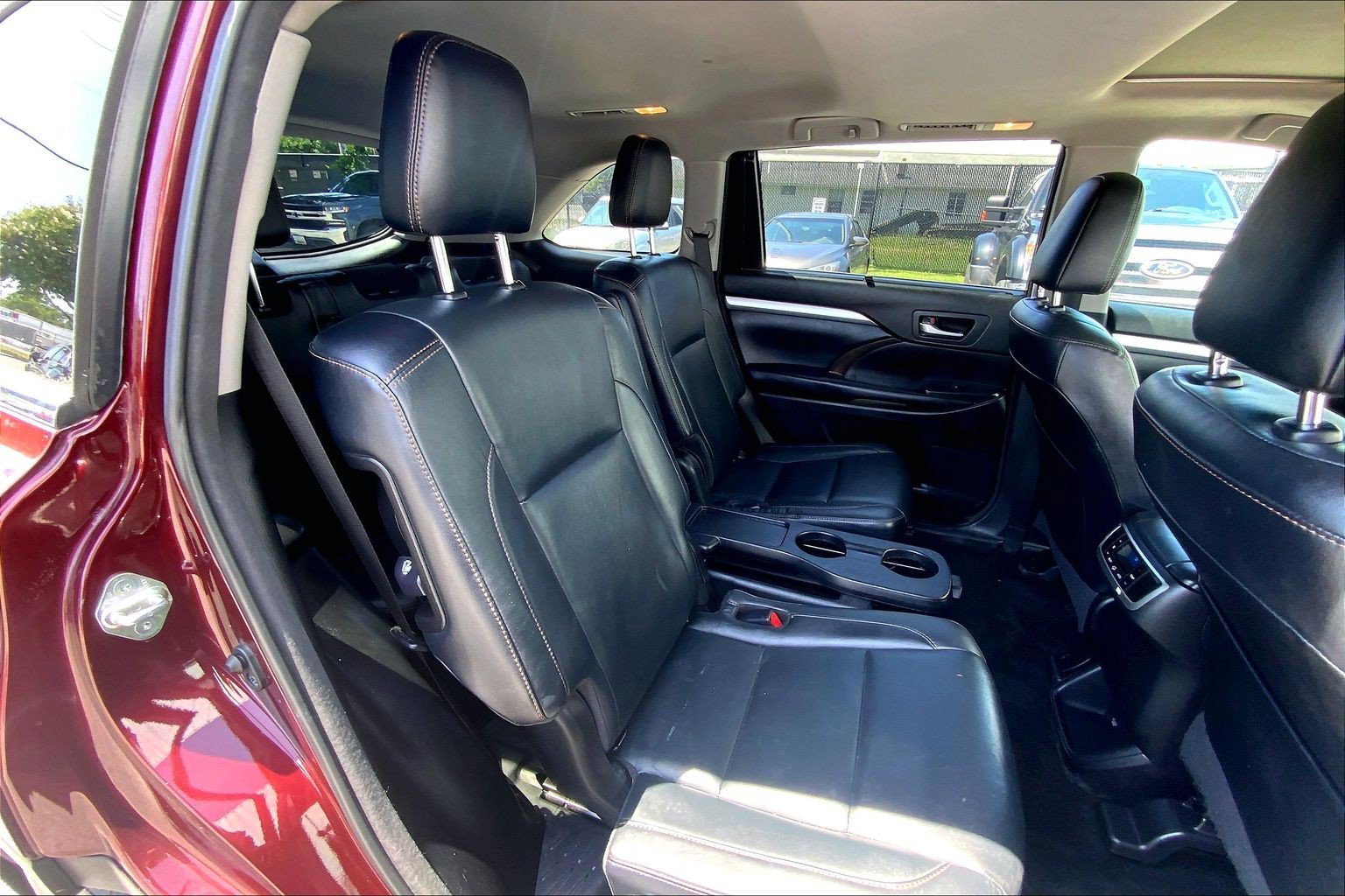 Used 2018 Toyota Highlander XLE AWD/4WD image 32