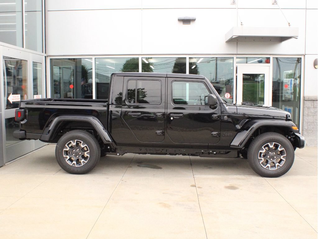 New 2026 Jeep Gladiator Sport AWD/4WD image 4