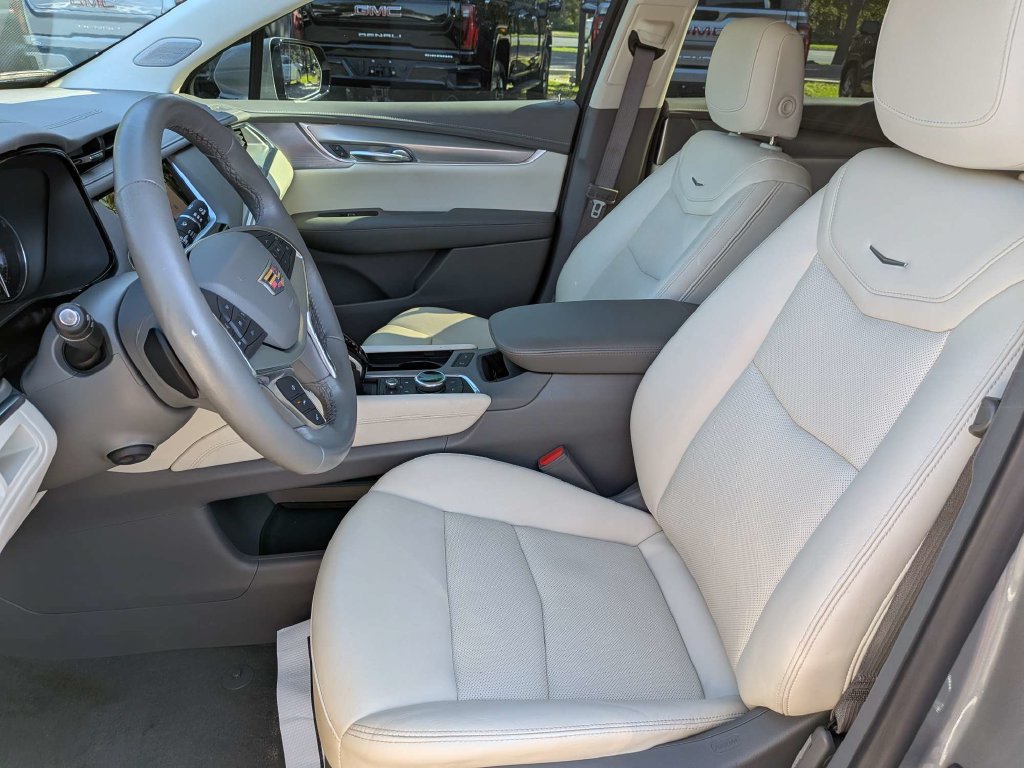 Certified 2023 Cadillac XT5 Premium Luxury FWD image 21
