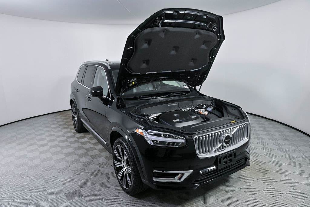 Certified 2025 Volvo XC90 T8 Ultra w/ Protection Package Premier AWD/4WD image 37