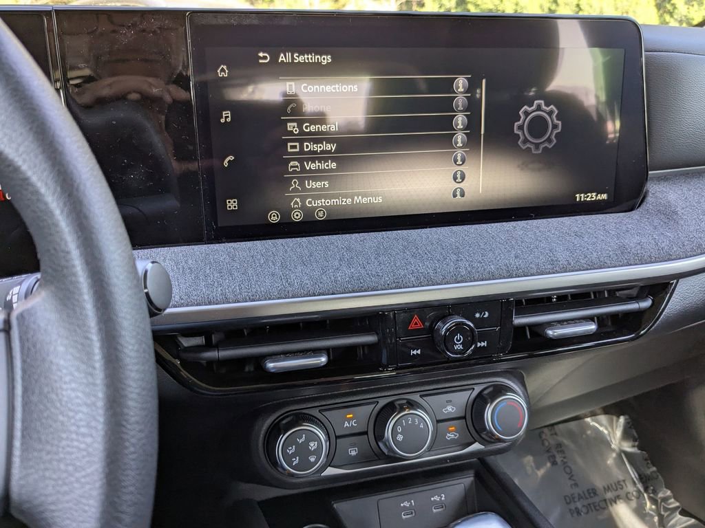 New 2026 Nissan Kicks S image 19